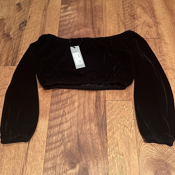 NWT Robertson + Rodeo Woman’s Black I Feel You Off The Shoulder Top Size S - Picture 3 of 5